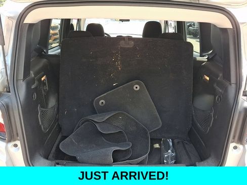 Used 2017 Jeep Renegade Altitude AWD/4WD image 28