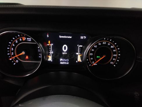 Used 2021 Jeep Wrangler Unlimited Sahara w/ Uconnect 4C Nav & Sound Group image 21