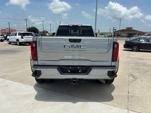 Used 2026 GMC Sierra 3500 Denali Ultimate AWD/4WD image 6