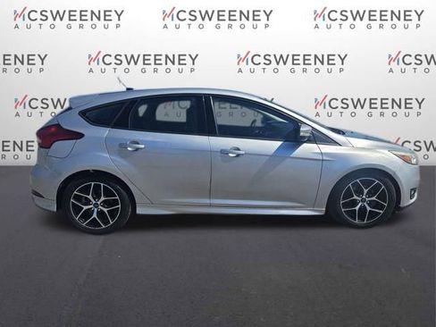Used 2015 Ford Focus SE w/ SE Sport Package image 6