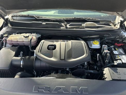 Used 2025 RAM 1500 Laramie AWD/4WD image 30