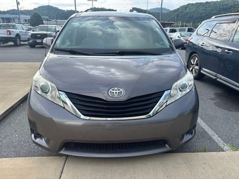 Used 2012 Toyota Sienna LE FWD image 13