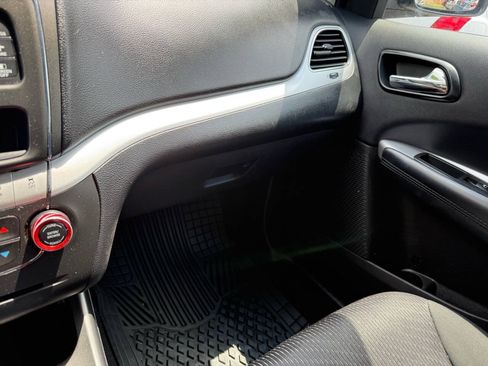 Used 2017 Dodge Journey SE w/ Flexible Seating Group FWD image 27