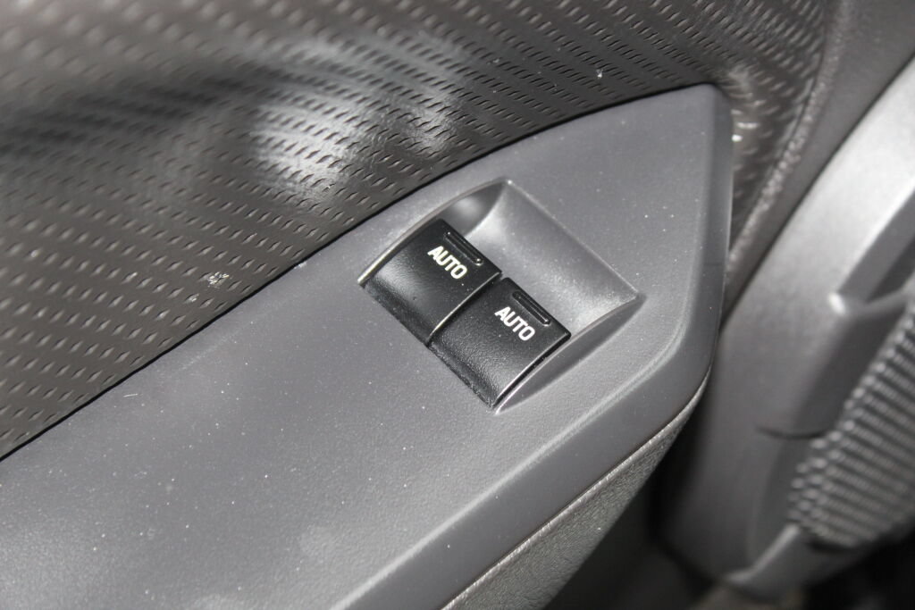 Used 2006 Ford Mustang GT RWD image 14
