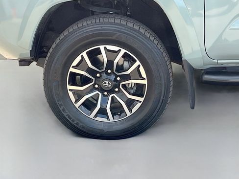 Used 2022 Toyota Tacoma TRD Sport w/ Technology Package image 30