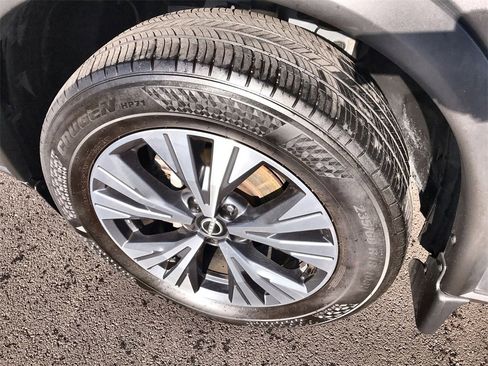 Used 2023 Nissan Rogue SV image 10