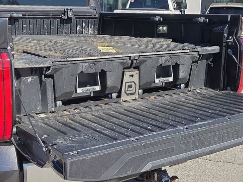 Used 2023 Toyota Tundra Limited w/ Power Package image 9