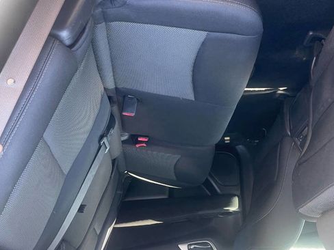 Used 2017 Nissan Pathfinder S image 12