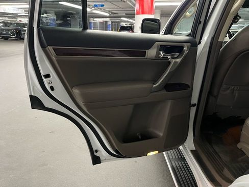 Used 2014 Lexus GX 460 460 w/ Premium Package image 21