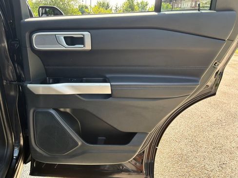 Used 2023 Ford Explorer XLT w/ Equipment Group 202A AWD/4WD image 46