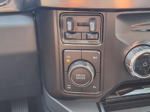 New 2026 Ford F250 Lariat w/ Black Appearance Package image 8