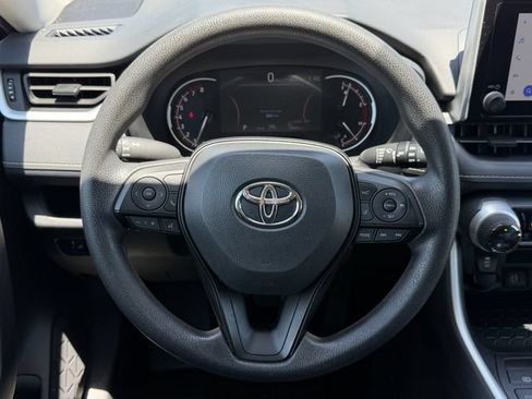 Used 2025 Toyota RAV4 XLE FWD image 13