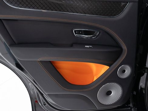 Certified 2025 Bentley Bentayga image 22