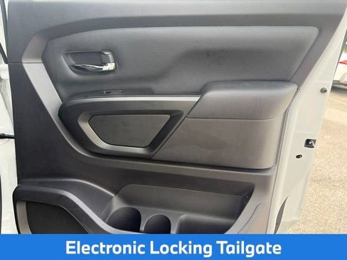 Used 2024 Nissan Titan SV RWD image 19