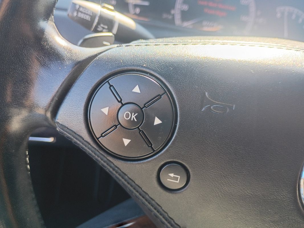 Used 2013 Mercedes-Benz CL 550 4MATIC image 25