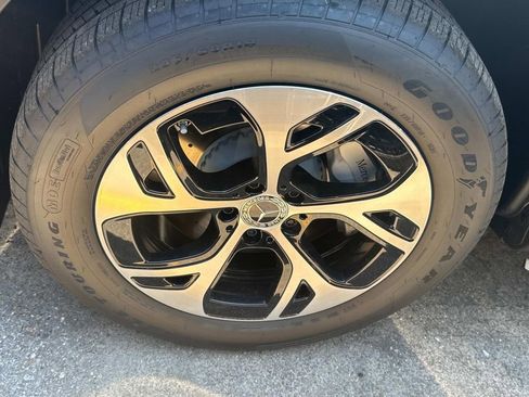 New 2026 Mercedes-Benz GLC 350e 4MATIC image 3