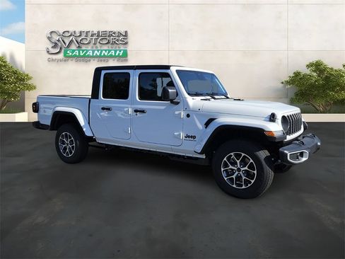New 2026 Jeep Gladiator Sport AWD/4WD image 7