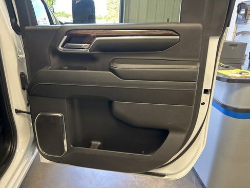 Used 2024 GMC Sierra 3500 SLE w/ Preferred Package image 29