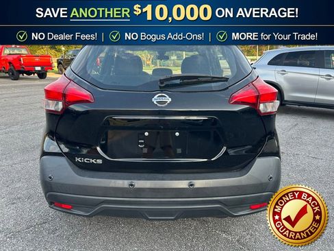 Used 2020 Nissan Kicks S image 7