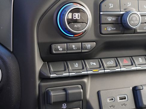 Used 2022 Chevrolet Silverado 2500 LTZ w/ LTZ Plus Package image 37