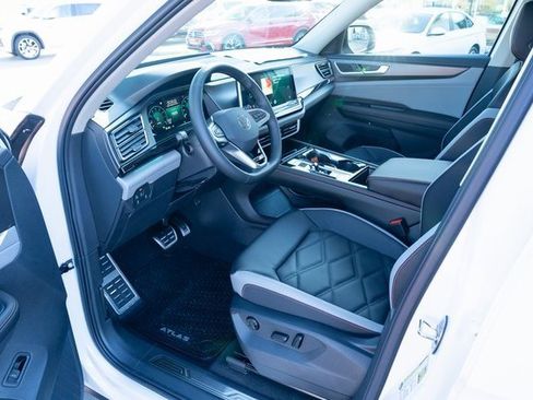 New 2026 Volkswagen Atlas Peak Edition image 16