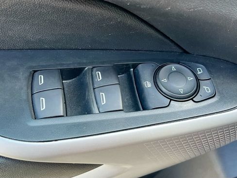 Used 2025 Chevrolet Trax RS w/ Driver Confidence Package FWD image 18