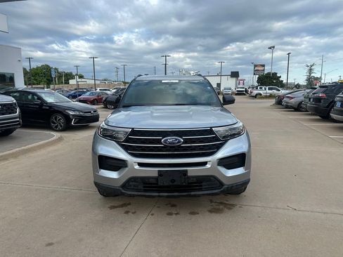 Used 2020 Ford Explorer XLT w/ Class III Trailer Tow Package AWD/4WD image 2