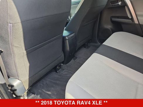Used 2018 Toyota RAV4 XLE FWD image 17