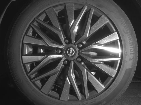 Used 2025 Nissan Altima 2.5 SV image 12