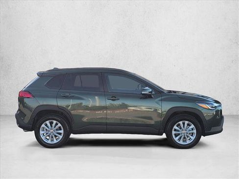 Used 2024 Toyota Corolla Cross LE AWD/4WD image 4