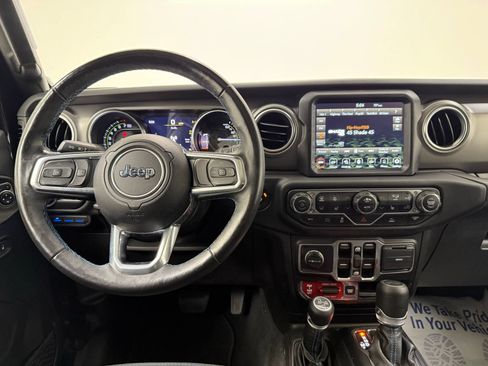 Used 2021 Jeep Wrangler Unlimited Rubicon 4xe w/ Dual Top Group AWD/4WD image 29