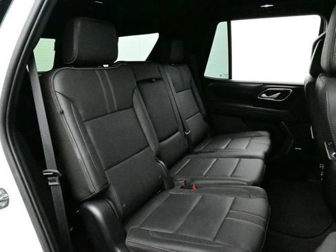 Used 2022 Chevrolet Tahoe RST w/ Luxury Package AWD/4WD image 15