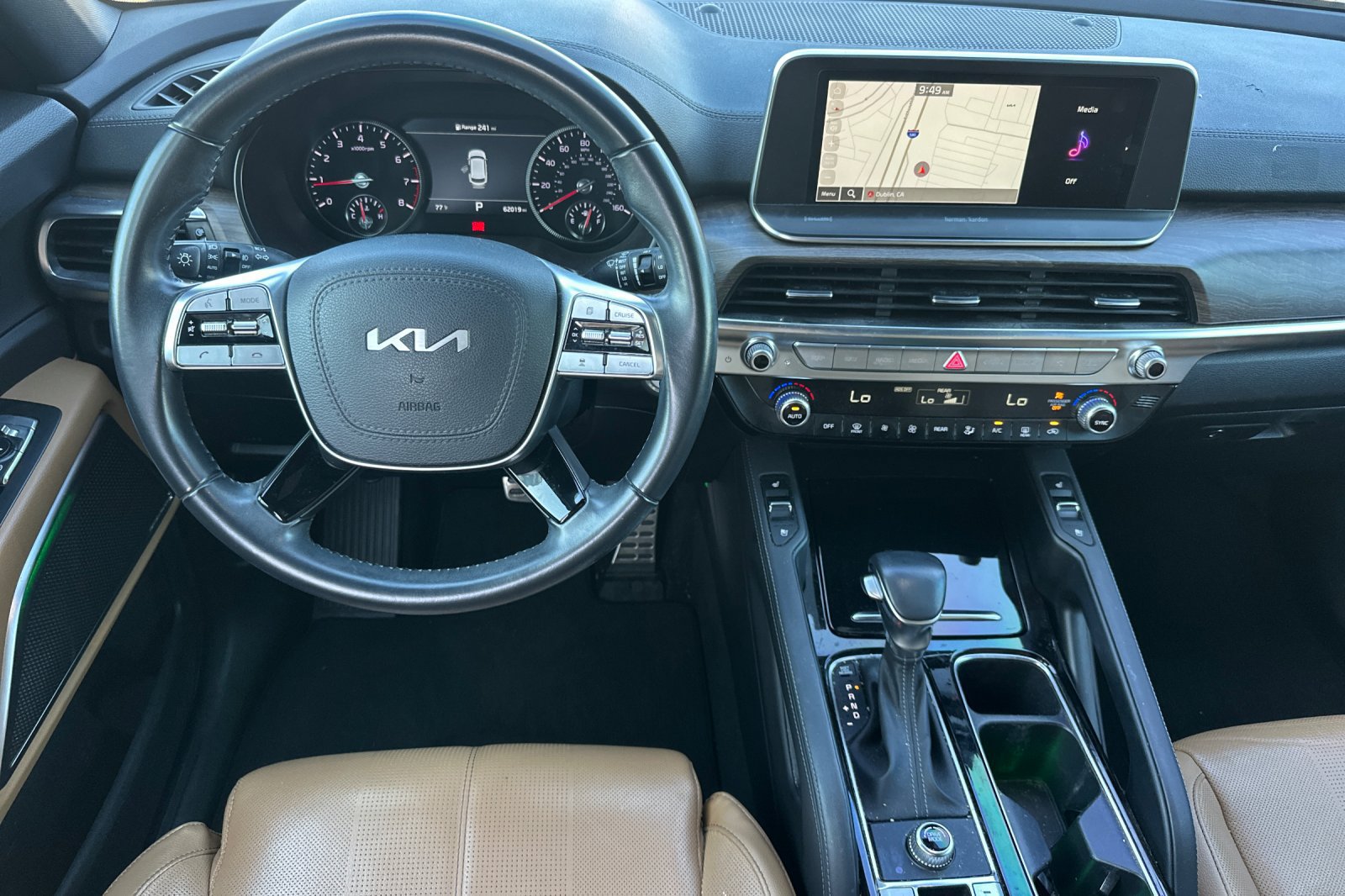 Used 2022 Kia Telluride SX w/ Towing Package FWD image 16