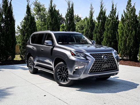 Used 2023 Lexus GX 460 Premium w/ Premium Package AWD/4WD image 2