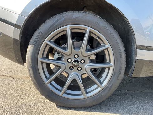 Used 2021 Land Rover Range Rover Velar R-Dynamic S image 11