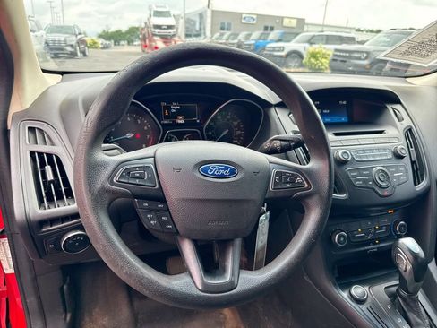 Used 2016 Ford Focus SE FWD image 11