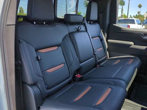 New 2026 GMC Sierra 1500 AT4 w/ AT4 Premium Package AWD/4WD image 28