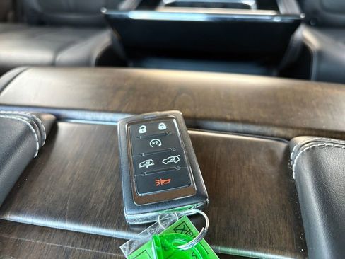 Used 2022 Jeep Grand Wagoneer Series II w/ Premium Group II image 34