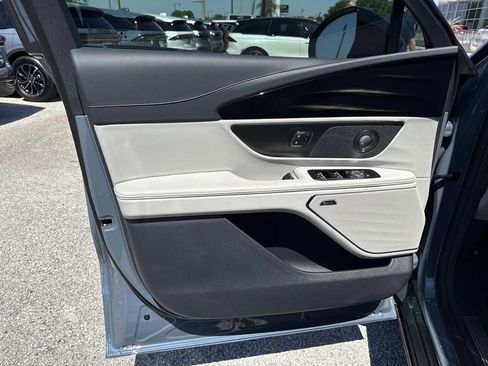 New 2026 Lincoln Nautilus Reserve AWD/4WD image 18