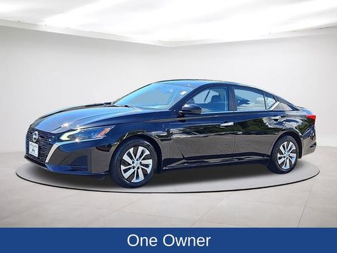 Used 2023 Nissan Altima 2.5 S image 3