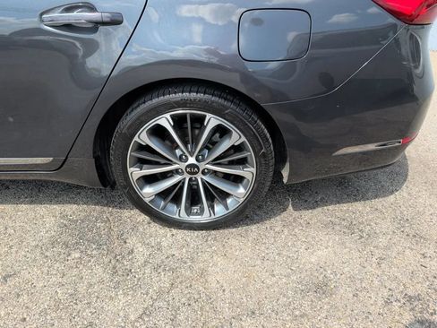 Used 2019 Kia Cadenza Technology FWD image 12