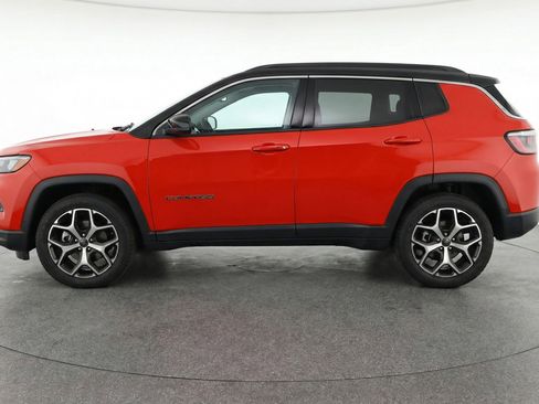 Used 2025 Jeep Compass Limited AWD/4WD image 5