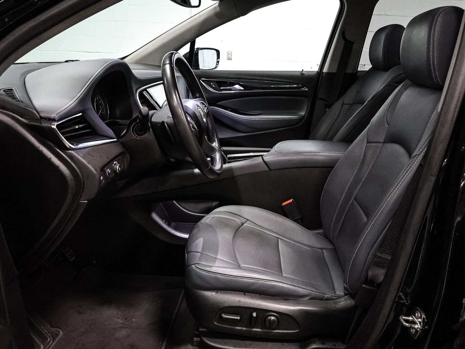 Used 2020 Buick Enclave Essence AWD/4WD image 22