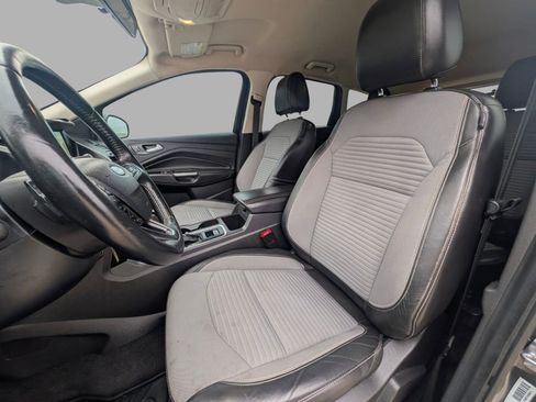 Used 2017 Ford Escape SE w/ Equipment Group 201A FWD image 20