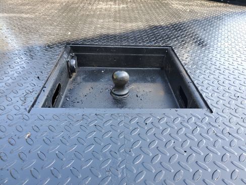 Used 2018 RAM 3500 Tradesman w/ Chrome Appearance Group image 11