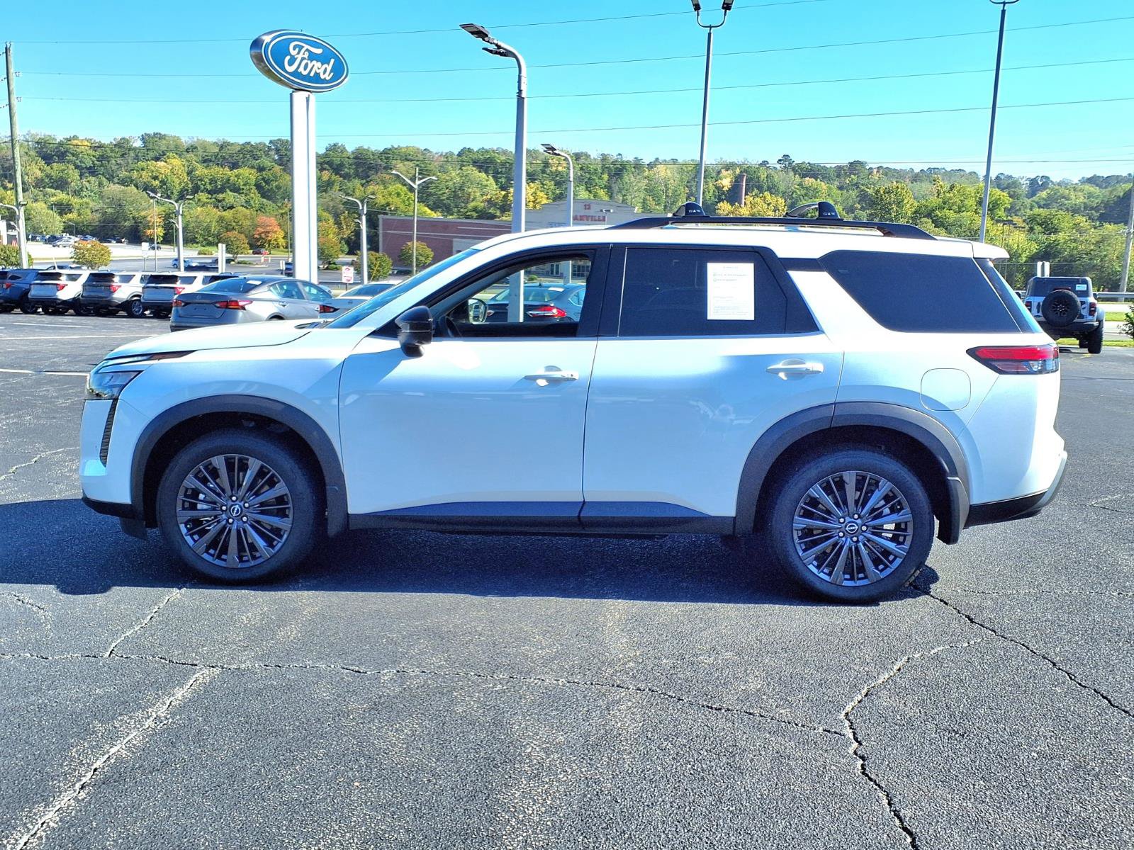 Used 2026 Nissan Pathfinder SL w/ SL Premium Package AWD/4WD image 5