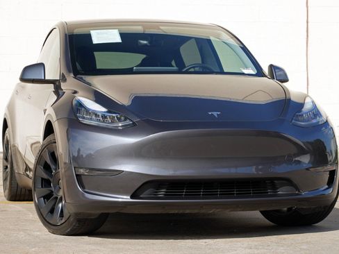 Used 2022 Tesla Model Y Long Range AWD/4WD image 4