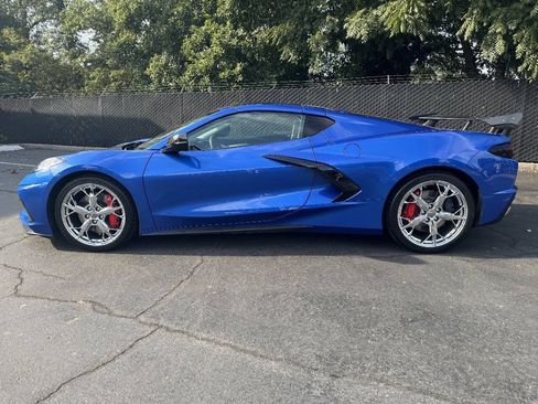 Used 2021 Chevrolet Corvette Stingray Premium Cpe w/ Z51 Performance Package RWD image 2