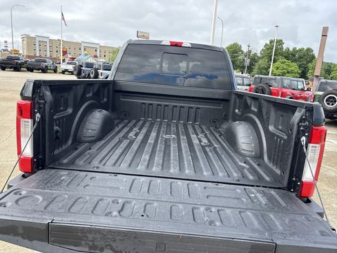 Used 2019 Ford F350 Lariat w/ Lariat Ultimate Package AWD/4WD image 5