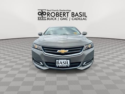 Used 2017 Chevrolet Impala LT w/ Convenience Package FWD image 3